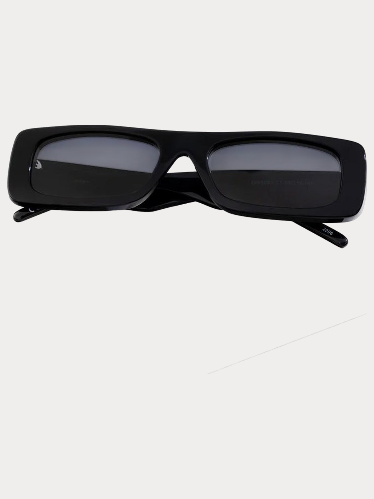 Kim Polarized Black - front, tilted